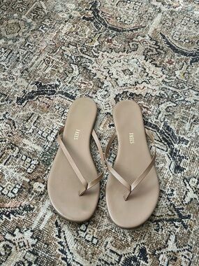 TKEES Women's Beige Minimalist Flip Flop Sandals